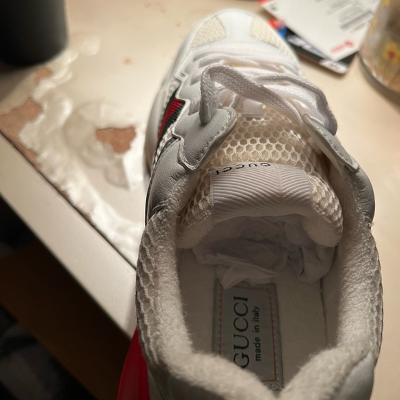 Unisex Gucci sneakers - Picture 3 of 10